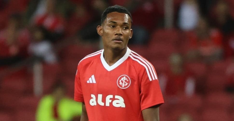 Goiás empresta atacante da base de graça para o Inter e ele estreia no profissional com apenas 16 anos