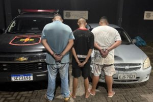 Em menos de 24h, CPE prende trio por tiros em distribuidora