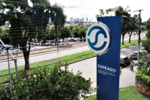 Equipes da Saneago recuperam rede de água em Aparecida