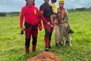 Equipes do CBMGO se emocionam ao encontrar uma criança desaparecida em pesque pague