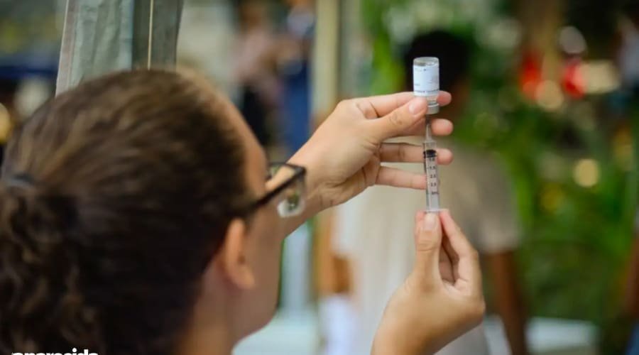 Estoques de vacinas estão 100% abastecidos, diz Ministério da Saúde