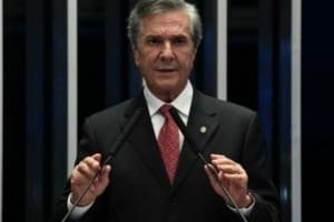 Fernando Collor dá entrada em presídio de Maceió após exames no IML