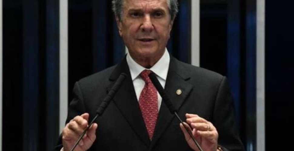 Fernando Collor dá entrada em presídio de Maceió após exames no IML