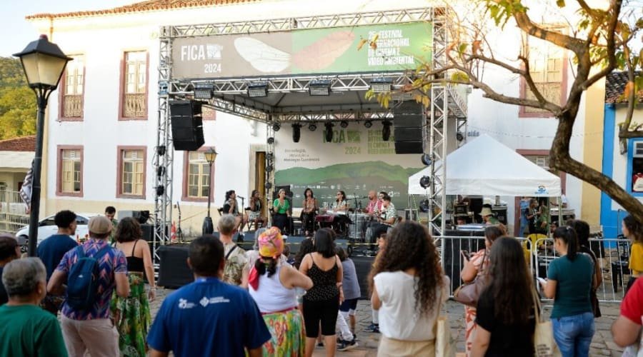 Fica 2025 prorroga inscrições para apresentações artísticas