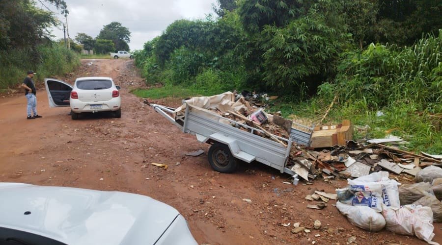 GCM de Aparecida faz flagrante de descarte irregular de entulho neste sábado