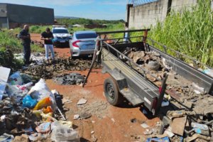 GCM flagra descarte irregular de entulho no Buriti Sereno