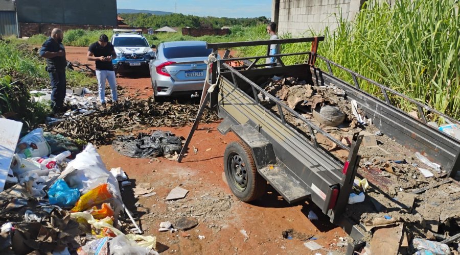 GCM flagra descarte irregular de entulho no Buriti Sereno
