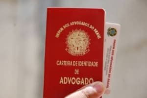 Golpe do "falso advogado" cresce no país; veja como se proteger