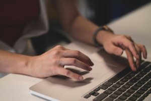 Governo lança plataforma que conecta trabalhadores a cursos gratuitos
