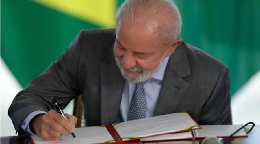 Governo Lula proíbe EAD para medicina, direito e enfermagem