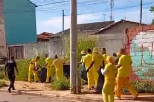 Grupo de 200 detentos trabalha na limpeza urbana de Goiânia