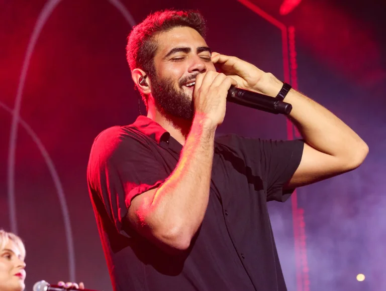 “Bicho do mato”, sex symbol e cantor premiado: Henrique chega aos 35 anos na melhor fase