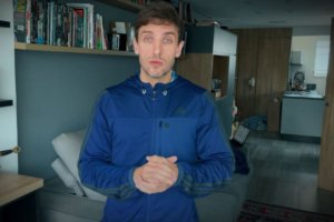Humorista Léo Lins é absolvido e pena é suspensa