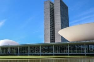 Congresso reúne-se hoje para promulgar a PEC do corte de gastos do governo