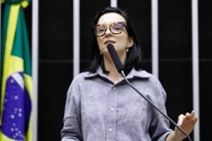 Comissão aprova proposta que amplia legislação de combate à violência política contra a mulher