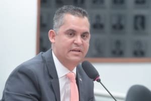 Projeto permite a eleitor acessar local de votação com animal de estimação