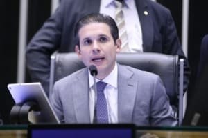 Motta: "Não vamos permitir que o projeto da anistia prejudique a agenda econômica"