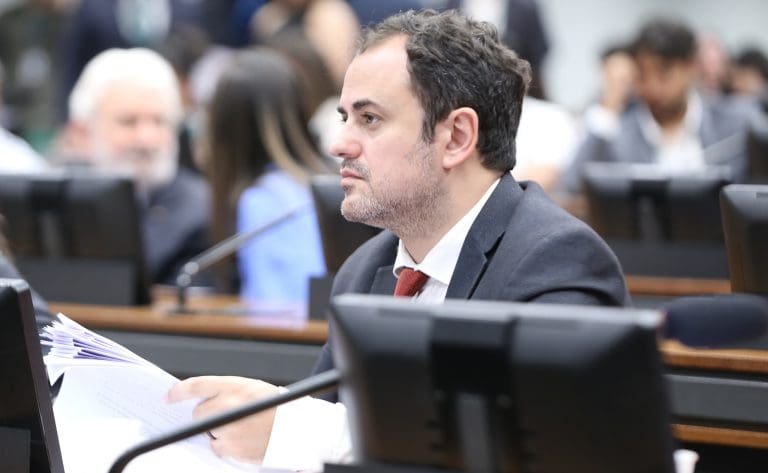 Discussão e Votação de Propostas legislativas. Dep. Glauber Braga (PSOL - RJ)