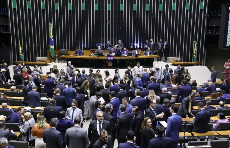 Plenário pode votar proposta de alteração no número de deputados federais