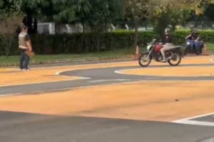Instrutores de moto suspensos pelo Detran são autorizados a voltar ao trabalho