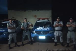 Integrantes de facção são presos por tráfico de drogas e posse de arma