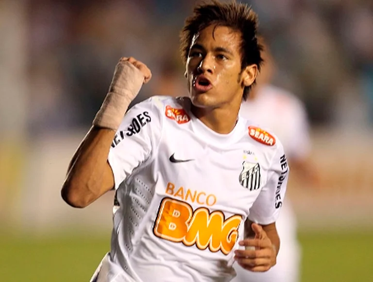 Agora vai? Jornalista especializado em transferências crava Neymar no Santos