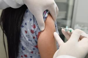 Jovens de 15 a 19 anos já podem se vacinar contra o HPV em Aparecida