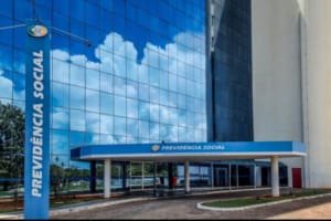 Justiça bloqueia R$ 23,8 milhões de suspeitos de fraude contra INSS