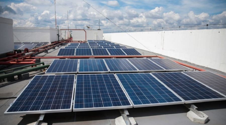 Justiça em Goiás suspende cobrança de ICMS integral em energia solar