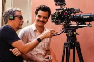 Carro doado por Wagner Moura ao Retiro dos Artistas é o mesmo modelo usado em “O Agente Secreto”