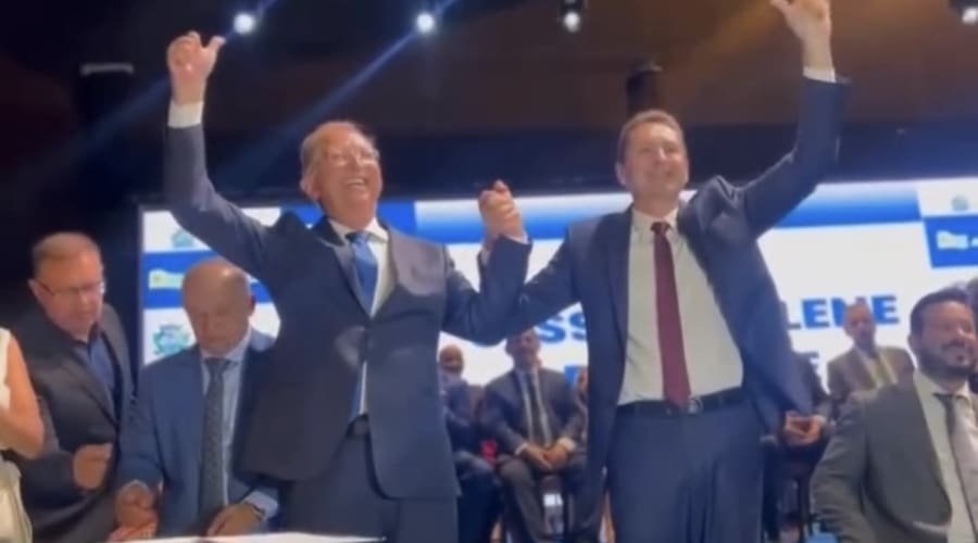 Leandro Vilela é oficialmente empossado prefeito de Aparecida de Goiânia
