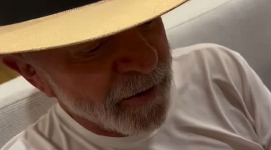 Lula telefona para Fernanda Torres, festeja o Globo de Outo e lembra lembra 08 de janeiro