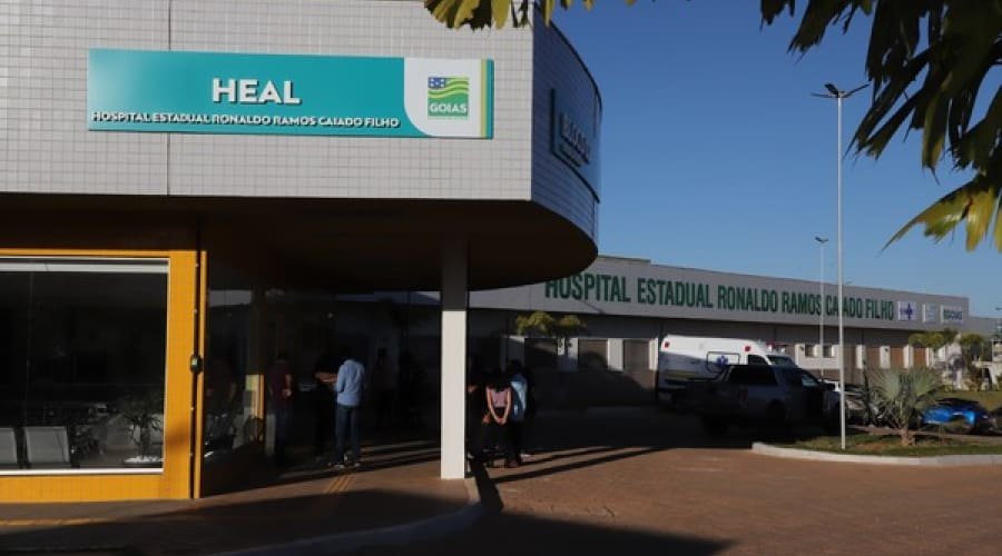 Mãe enterra bebê que não era dela por erro de hospital em Águas Lindas