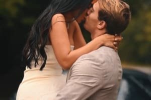 Mariely Santos anuncia data de casamento com André Santis