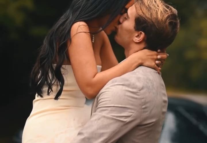 Mariely Santos anuncia data de casamento com André Santis