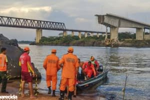 Marinha confirma 11 mortos após queda de ponte. Há 6 desaparecidos
