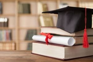 MEC anuncia fim do diploma impresso no ensino superior; veja o que muda
