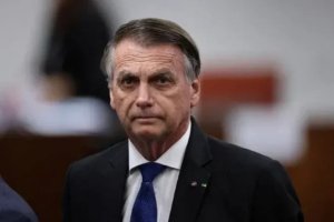Médico diz que Bolsonaro sofreu 'traumatismo leve'