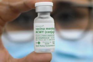 Meningite: entenda como fica vacinação com ACWY após mudança nas doses