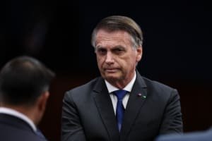 Moraes determina prisão preventiva de Bolsonaro