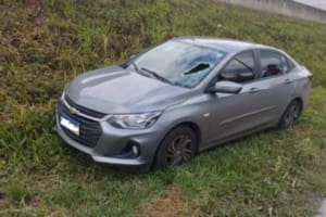 Motorista de app morre após ser atingido por peça que se soltou de caminhão em Goiânia, diz PRF