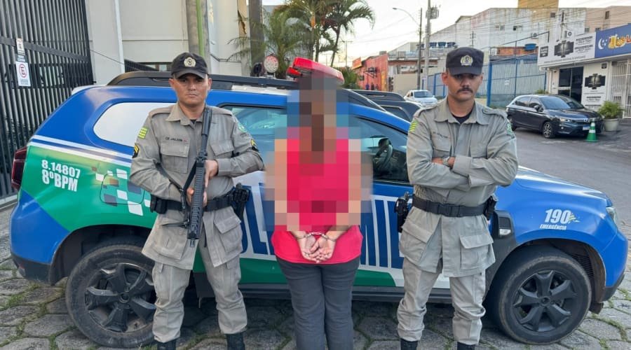Mulher é presa em flagrante após tentar matar o marido com golpe de faca