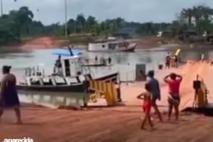Ônibus cai em rio durante travessia de balsa no Pará, e criança desaparece
