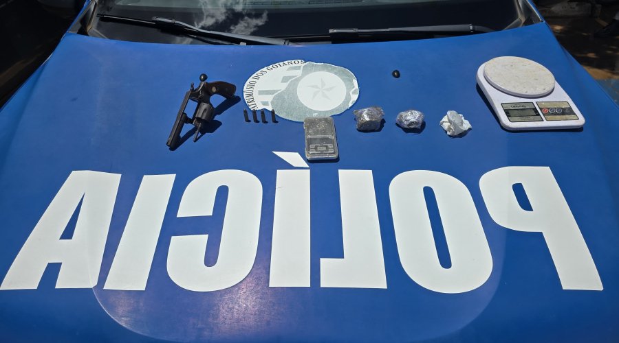 Operação em lava-jato prende funcionário com drogas e arma