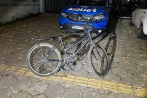 Pai manda filho furtar bicicleta e é preso em Aparecida