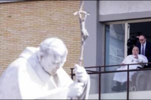 Papa Francisco deixa o hospital após quase 40 dias internado