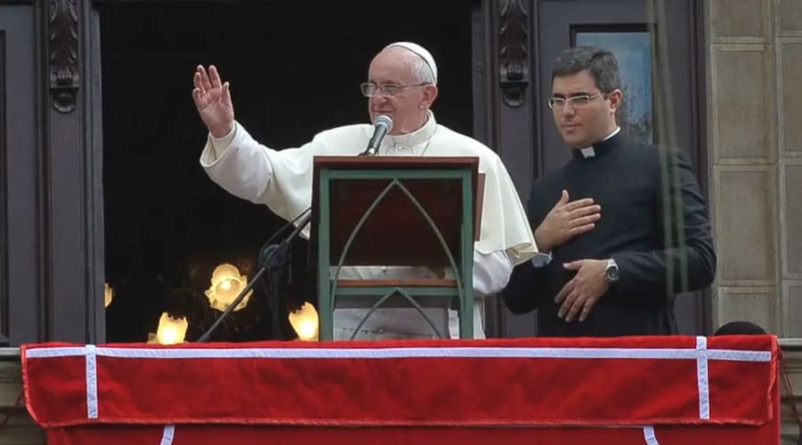 Papa pediu velório simples em testamento assinado em 2022