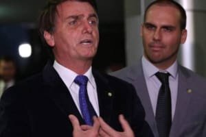 PF indicia Bolsonaro e Eduardo em inquérito sobre sanções dos EUA