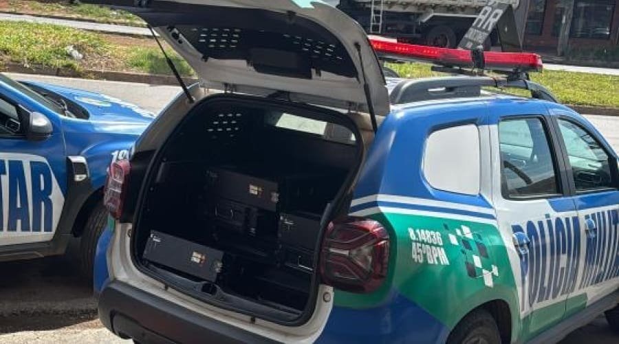 Polícia Militar prende dois homens por furto de baterias de torre de celular