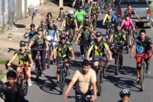 Prefeito Vilela participa de passeio ciclístico em comemoração ao aniversário de 35 anos do Jardim Tiradentes